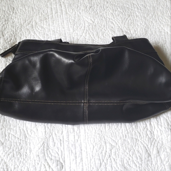 EUC - Black Faux Leather Shoulder Bag - Picture 7 of 8